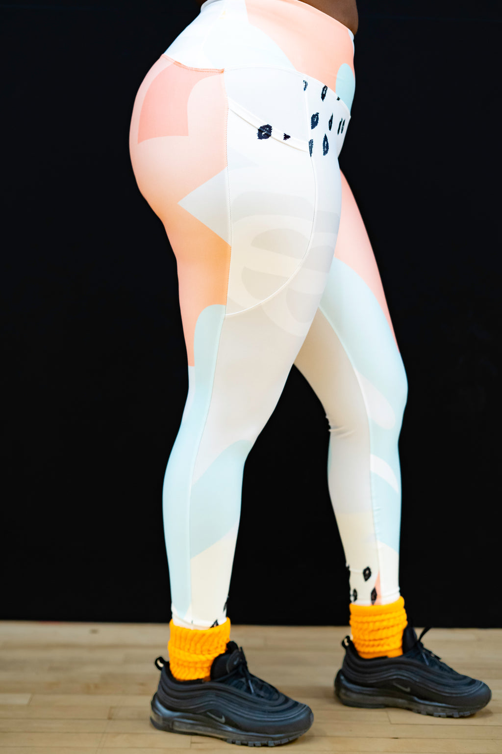 Leggings with pockets