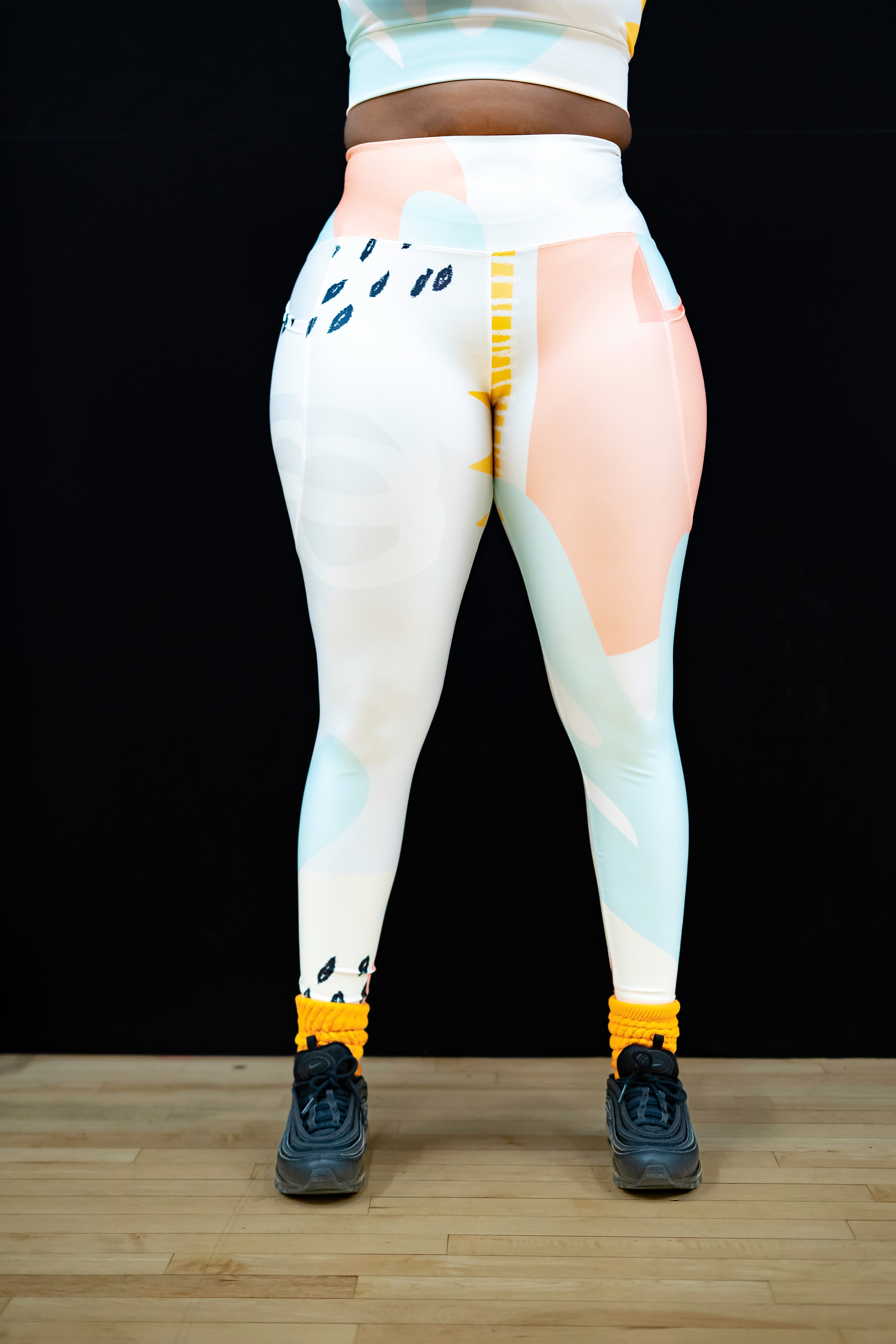 Leggings with pockets